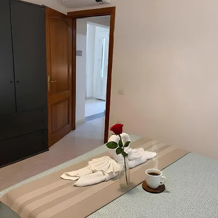 Апартаменти Casa Gioia -appartamento Con Veranda Vicino Marinella